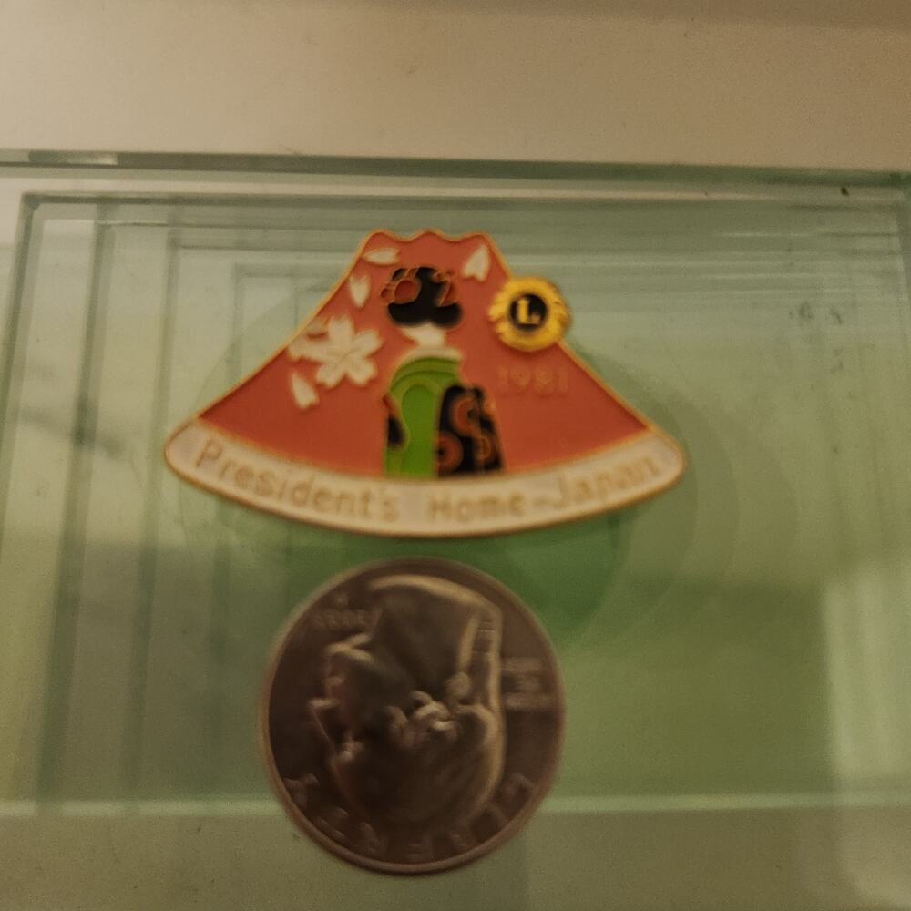 Vintage Lions Club Hawaii 1981 Pin